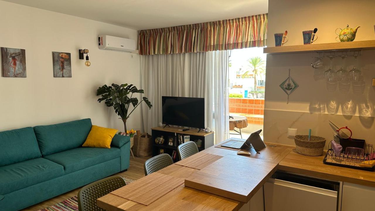 Air-Conditioned, Remarkably Beautiful Apartment, Fibre Wi-Fi, Pool Арона Екстер'єр фото
